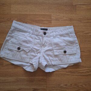 Low waist white cargo shorts